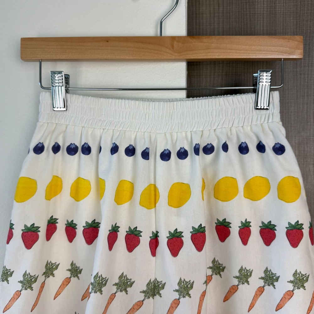 NEW yllw the Label Market Recycled Linen Cotton Shorts Fruit Veggie Size Small - Picture 4 of 11